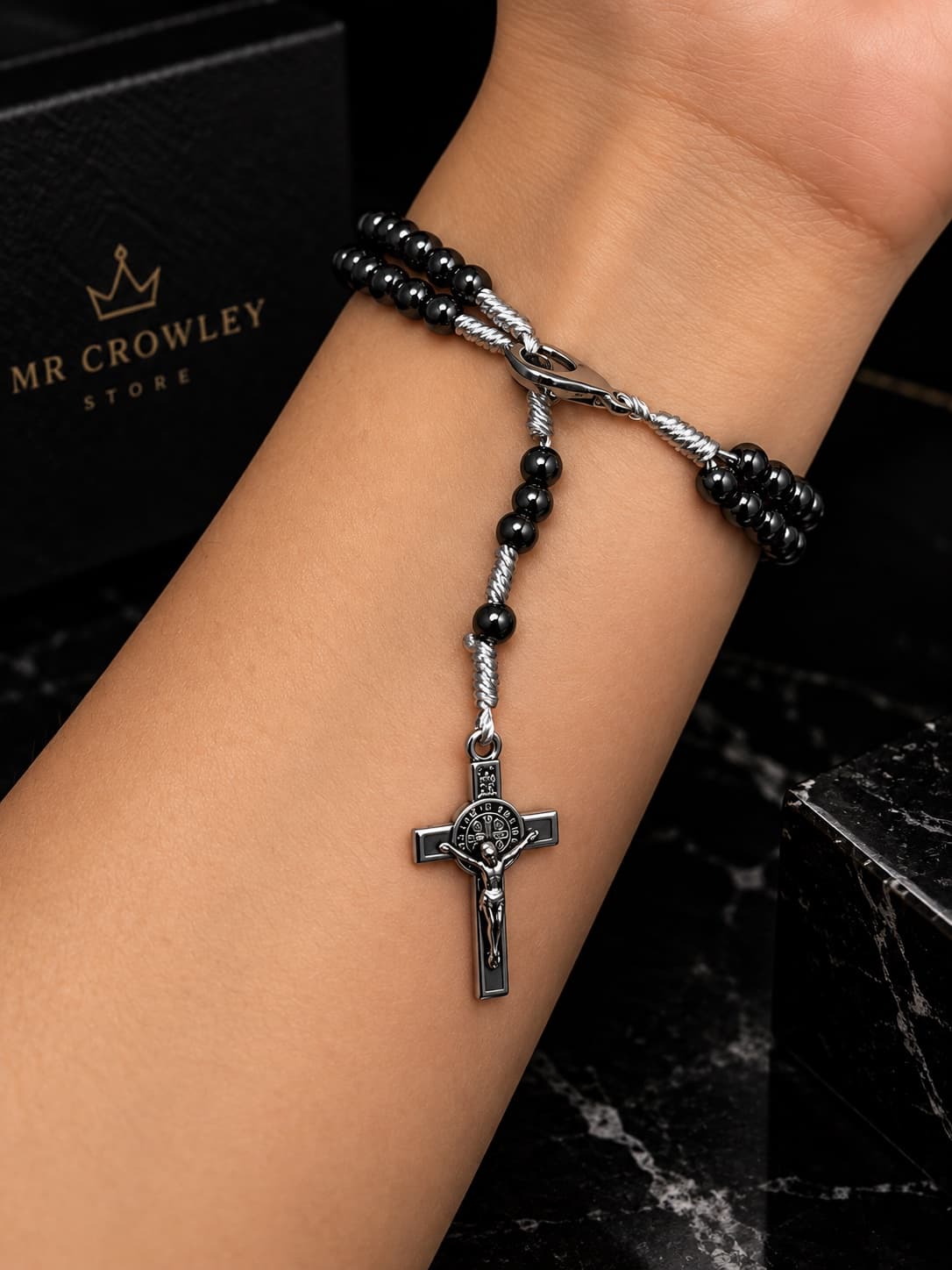 Pulseira terço Hematita com Medalha e Cruz